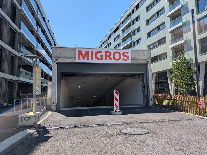 Étape 1: Entrez par l'entrée Migros