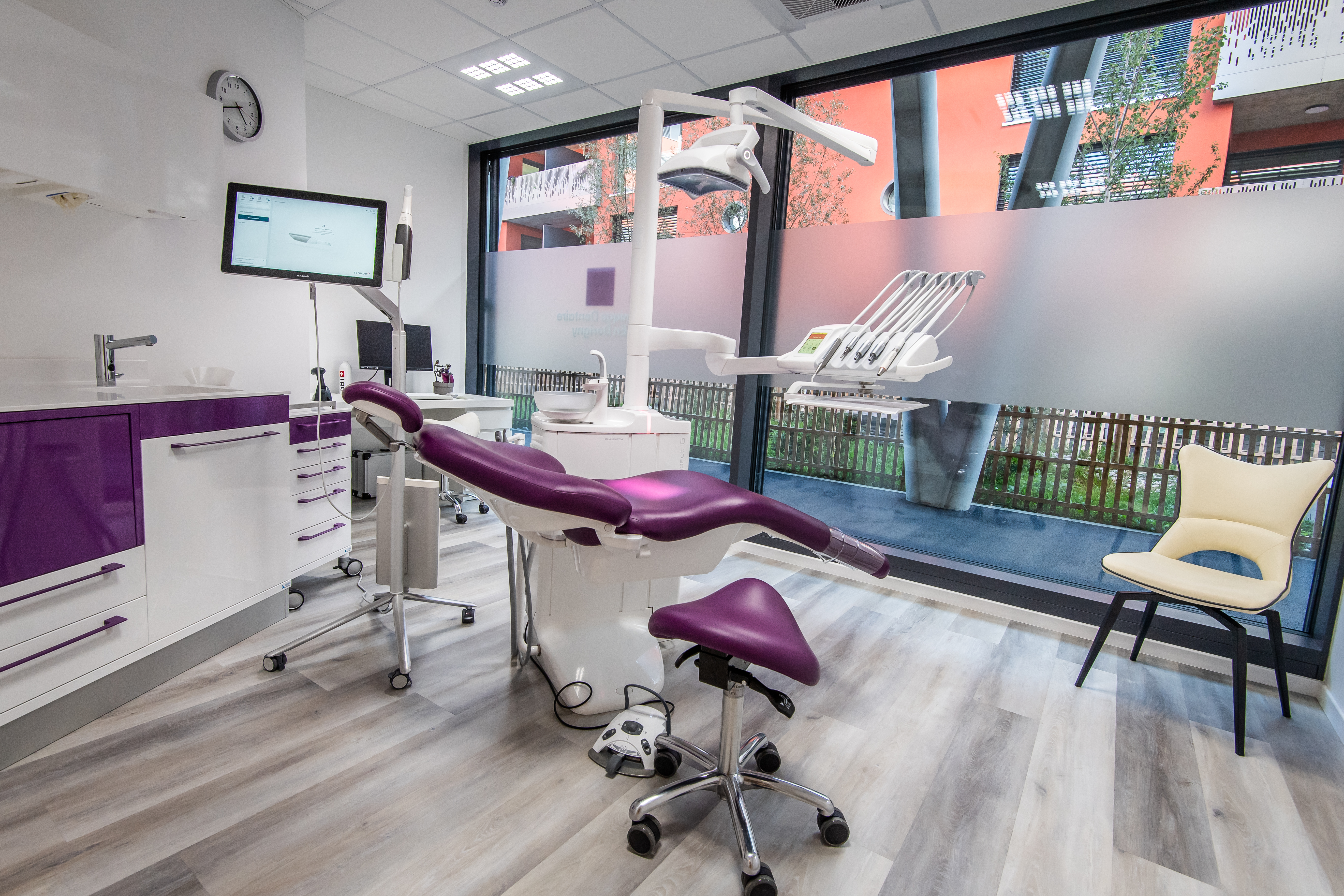 Scanner intra-oral 3D pour empreintes dentaires numériques - Technologie moderne cabinet dentaire Lausanne